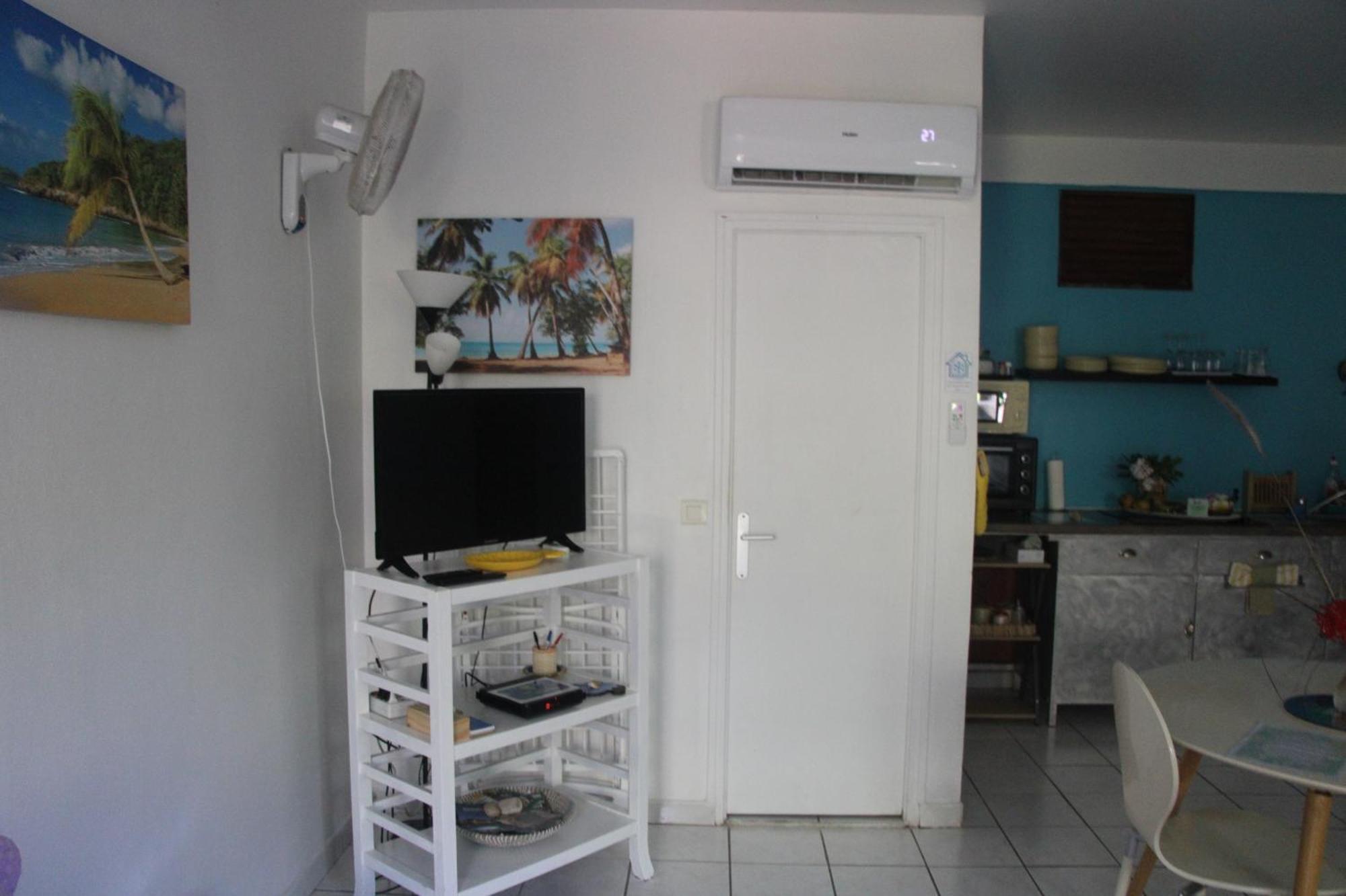 Le Colibri Et Le Frangipanier Apartment Ла Трините Екстериор снимка